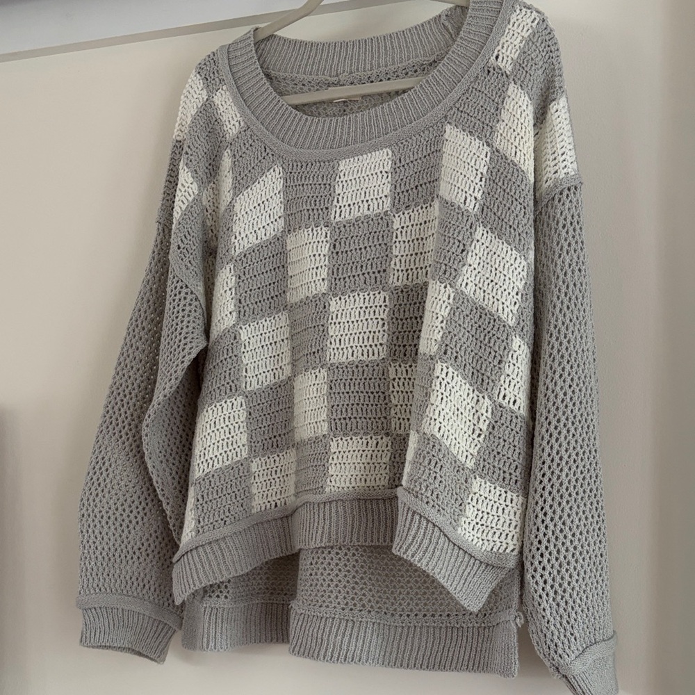 POL checkered pullover lightweight sweater